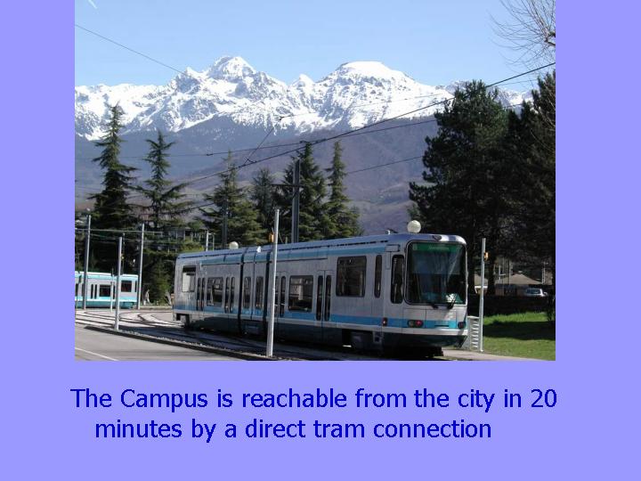 Tramway arriving on the Campus